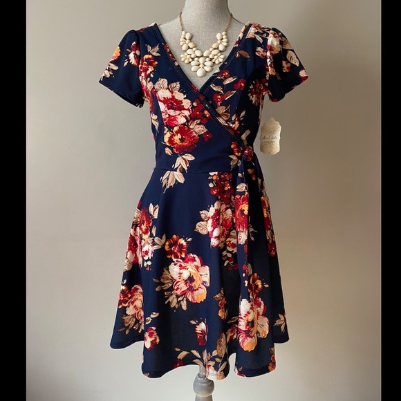 Altar’d State Mila Multi Navy Floral Dress - Picture 3 of 10